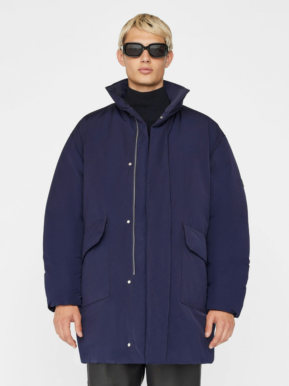 coat front view alt:hover